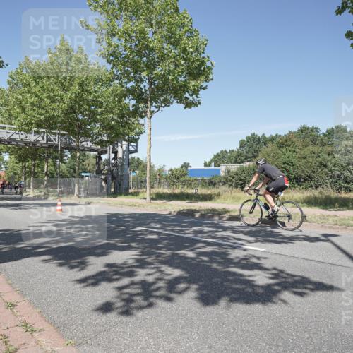 09.08.2026 - GEWOBA Citytriathlon Bremen Michael Burmester http://msf.ph/oto/9957016 09.08.2026 12:57:30 Radfahren 586, 603, 701, 702, 834, 838, 858, 886, 982 meine-sportfotos.de