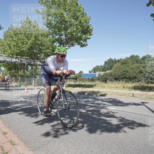 09.08.2026 - GEWOBA Citytriathlon Bremen Michael Burmester http://msf.ph/oto/9957030 09.08.2026 12:57:58 Radfahren 548, 602, 625, 707, 711, 718, 809, 919, 931, 943, 954, 998, 1003, 1121, 1136 meine-sportfotos.de