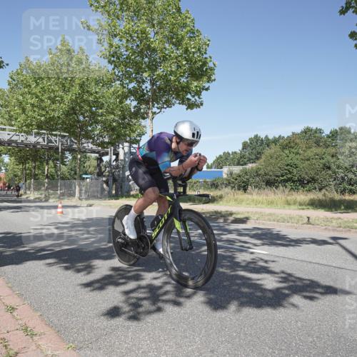 09.08.2026 - GEWOBA Citytriathlon Bremen Michael Burmester http://msf.ph/oto/9957065 09.08.2026 12:59:10 Radfahren 588, 656, 672, 732, 1115 meine-sportfotos.de