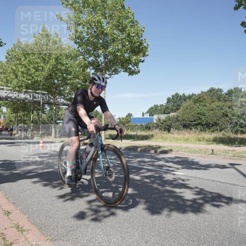 09.08.2026 - GEWOBA Citytriathlon Bremen Michael Burmester http://msf.ph/oto/9957089 09.08.2026 12:59:52 Radfahren 543, 771, 800, 817, 923, 942, 951, 956, 1159 meine-sportfotos.de