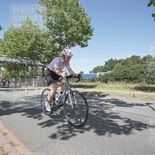 09.08.2026 - GEWOBA Citytriathlon Bremen Michael Burmester http://msf.ph/oto/9957131 09.08.2026 13:00:49 Radfahren 633, 870, 933, 940, 989, 1004, 1104, 1107 meine-sportfotos.de