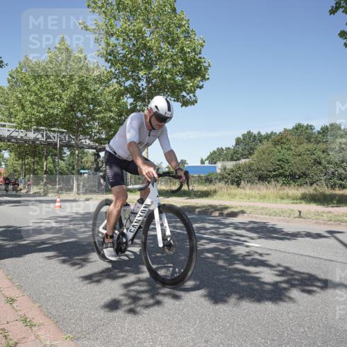 09.08.2026 - GEWOBA Citytriathlon Bremen Michael Burmester http://msf.ph/oto/9957139 09.08.2026 13:01:04 Radfahren 558, 643, 644, 782, 785, 843, 944 meine-sportfotos.de