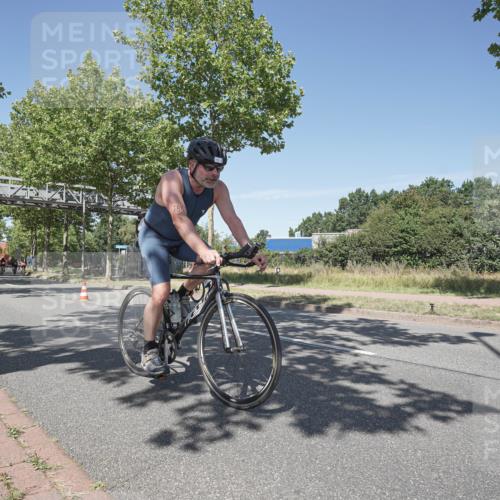 09.08.2026 - GEWOBA Citytriathlon Bremen Michael Burmester http://msf.ph/oto/9957141 09.08.2026 13:01:05 Radfahren 558, 643, 644, 782, 785, 843, 944 meine-sportfotos.de