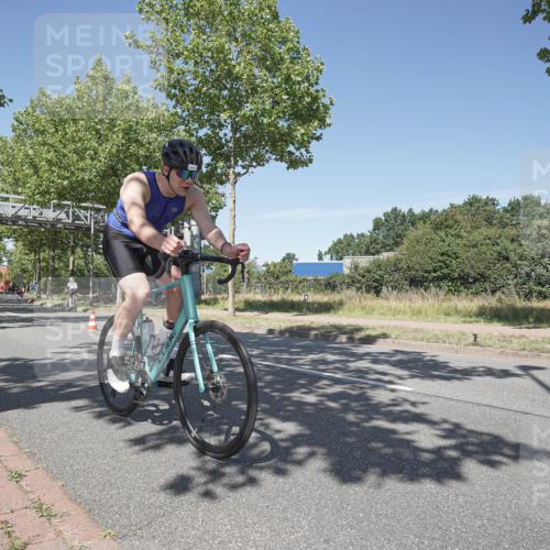 09.08.2026 - GEWOBA Citytriathlon Bremen Michael Burmester http://msf.ph/oto/9957143 09.08.2026 13:01:10 Radfahren 558, 643, 644, 782, 785, 797, 843, 944 meine-sportfotos.de