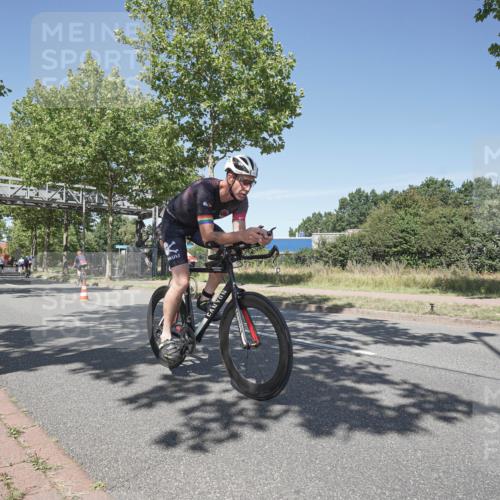 09.08.2026 - GEWOBA Citytriathlon Bremen Michael Burmester http://msf.ph/oto/9957148 09.08.2026 13:01:15 Radfahren 551, 556, 558, 643, 644, 714, 782, 785, 797, 801, 843, 854, 1140 meine-sportfotos.de