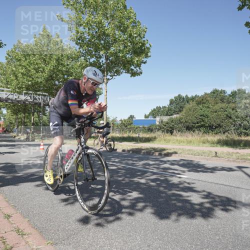 09.08.2026 - GEWOBA Citytriathlon Bremen Michael Burmester http://msf.ph/oto/9957165 09.08.2026 13:01:38 Radfahren 587, 631, 669, 690, 729, 746, 775, 859, 862, 878, 991, 1014, 1120 meine-sportfotos.de
