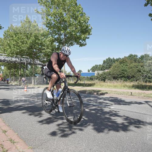 09.08.2026 - GEWOBA Citytriathlon Bremen Michael Burmester http://msf.ph/oto/9957196 09.08.2026 13:02:08 Radfahren 546, 610, 629, 731, 813, 887, 889, 890, 957, 1125 meine-sportfotos.de