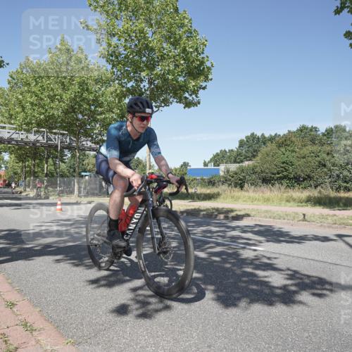 09.08.2026 - GEWOBA Citytriathlon Bremen Michael Burmester http://msf.ph/oto/9957202 09.08.2026 13:02:23 Radfahren 632, 676, 723, 791, 890, 966, 1011 meine-sportfotos.de