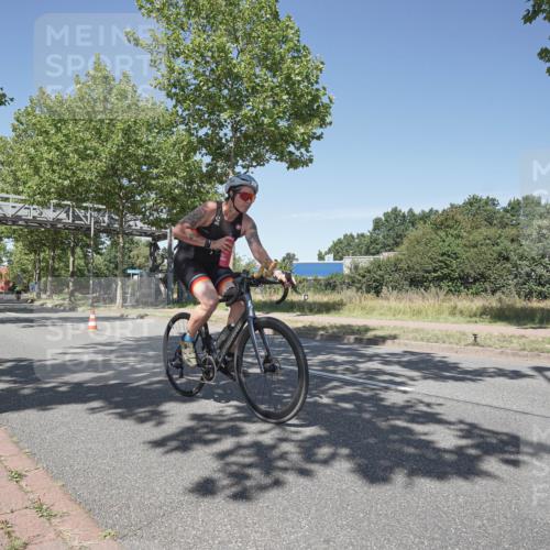 09.08.2026 - GEWOBA Citytriathlon Bremen Michael Burmester http://msf.ph/oto/9957273 09.08.2026 13:04:05 Radfahren 662, 828, 842, 853, 996, 1001, 1108 meine-sportfotos.de