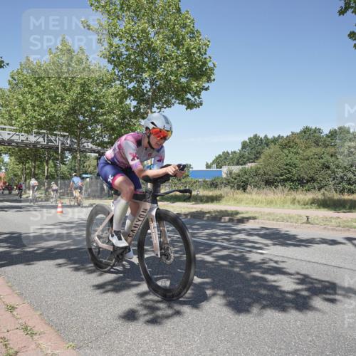 09.08.2026 - GEWOBA Citytriathlon Bremen Michael Burmester http://msf.ph/oto/9957281 09.08.2026 13:04:13 Radfahren 662, 853, 883, 941, 955, 1001 meine-sportfotos.de