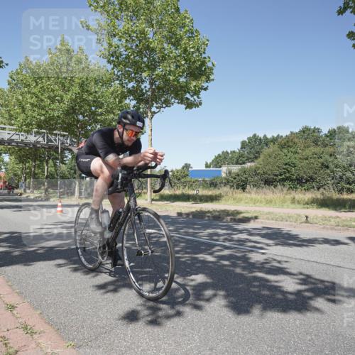 09.08.2026 - GEWOBA Citytriathlon Bremen Michael Burmester http://msf.ph/oto/9957317 09.08.2026 13:05:30 Radfahren 583, 613, 642, 830 meine-sportfotos.de