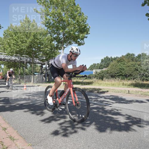 09.08.2026 - GEWOBA Citytriathlon Bremen Michael Burmester http://msf.ph/oto/9957326 09.08.2026 13:05:44 Radfahren 561, 593, 642, 958, 1116, 1145 meine-sportfotos.de
