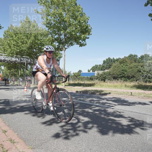 09.08.2026 - GEWOBA Citytriathlon Bremen Michael Burmester http://msf.ph/oto/9957332 09.08.2026 13:05:53 Radfahren 561, 593, 618, 913, 958, 969, 1116, 1145 meine-sportfotos.de