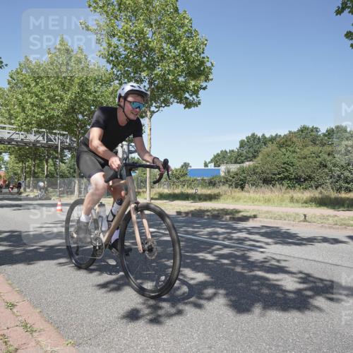 09.08.2026 - GEWOBA Citytriathlon Bremen Michael Burmester http://msf.ph/oto/9957334 09.08.2026 13:05:56 Radfahren 561, 593, 618, 913, 969, 1116, 1145 meine-sportfotos.de