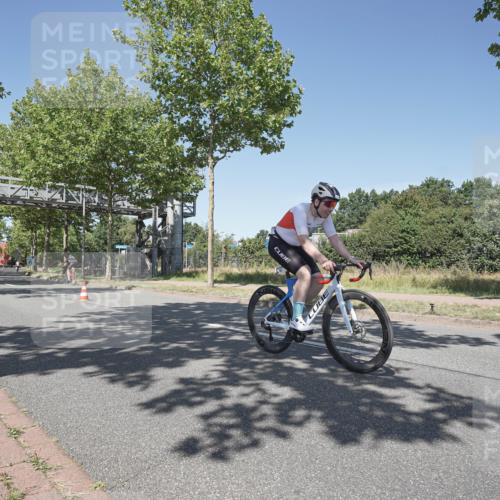 09.08.2026 - GEWOBA Citytriathlon Bremen Michael Burmester http://msf.ph/oto/9957361 09.08.2026 13:06:43 Radfahren 544, 554, 563, 624, 644, 811, 824, 874, 882, 987 meine-sportfotos.de
