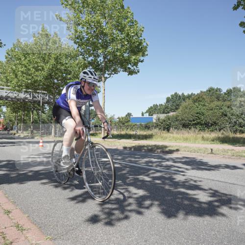 09.08.2026 - GEWOBA Citytriathlon Bremen Michael Burmester http://msf.ph/oto/9957364 09.08.2026 13:06:51 Radfahren 544, 554, 563, 644, 719, 784, 811, 874, 924, 983 meine-sportfotos.de