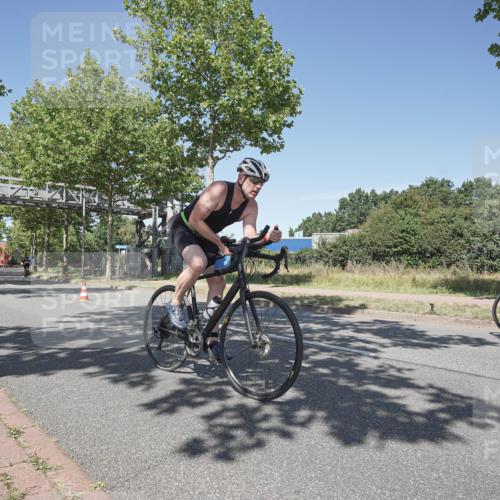 09.08.2026 - GEWOBA Citytriathlon Bremen Michael Burmester http://msf.ph/oto/9957370 09.08.2026 13:07:04 Radfahren 592, 680, 719, 784, 924, 983, 1008, 1155 meine-sportfotos.de