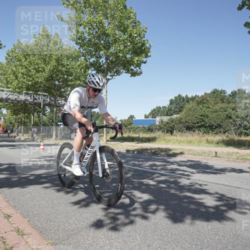 09.08.2026 - GEWOBA Citytriathlon Bremen Michael Burmester http://msf.ph/oto/9957384 09.08.2026 13:07:38 Radfahren 875, 1149, 1158 meine-sportfotos.de