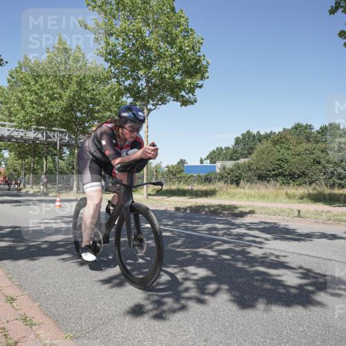 09.08.2026 - GEWOBA Citytriathlon Bremen Michael Burmester http://msf.ph/oto/9957388 09.08.2026 13:07:50 Radfahren 590, 648, 875, 932 meine-sportfotos.de