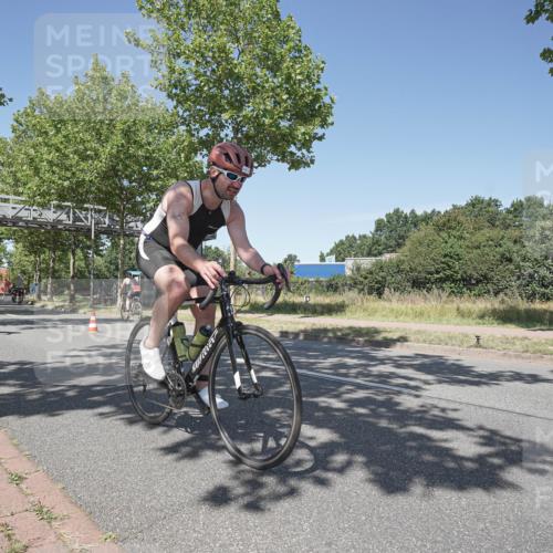 09.08.2026 - GEWOBA Citytriathlon Bremen Michael Burmester http://msf.ph/oto/9957390 09.08.2026 13:07:52 Radfahren 590, 648, 932 meine-sportfotos.de