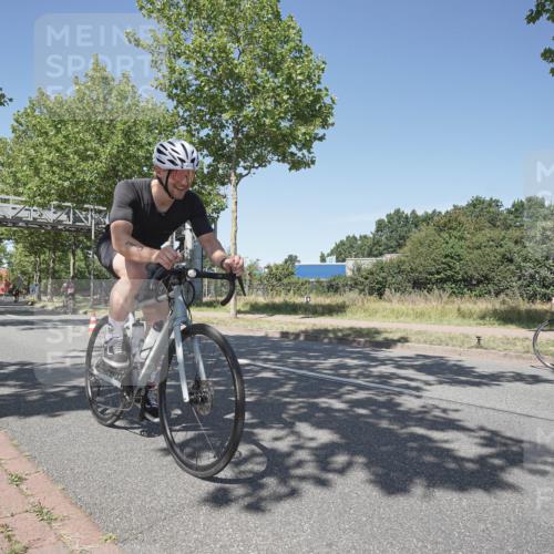 09.08.2026 - GEWOBA Citytriathlon Bremen Michael Burmester http://msf.ph/oto/9957391 09.08.2026 13:07:53 Radfahren 590, 648, 932 meine-sportfotos.de