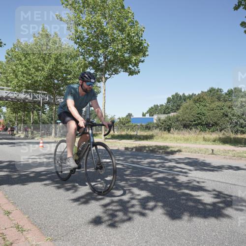 09.08.2026 - GEWOBA Citytriathlon Bremen Michael Burmester http://msf.ph/oto/9957395 09.08.2026 13:08:00 Radfahren 590, 648, 688, 932, 1150 meine-sportfotos.de
