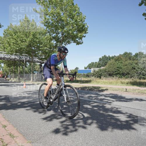 09.08.2026 - GEWOBA Citytriathlon Bremen Michael Burmester http://msf.ph/oto/9957402 09.08.2026 13:08:22 Radfahren 710, 730, 879, 899, 979, 1137 meine-sportfotos.de