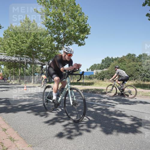 09.08.2026 - GEWOBA Citytriathlon Bremen Michael Burmester http://msf.ph/oto/9957422 09.08.2026 13:08:53 Radfahren 594, 605, 641, 686, 852, 1133 meine-sportfotos.de