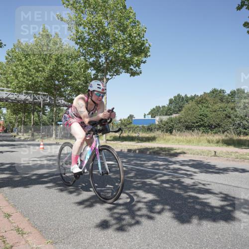 09.08.2026 - GEWOBA Citytriathlon Bremen Michael Burmester http://msf.ph/oto/9957442 09.08.2026 13:09:35 Radfahren 585, 826, 877, 905, 946, 999, 1114, 1129, 1141 meine-sportfotos.de