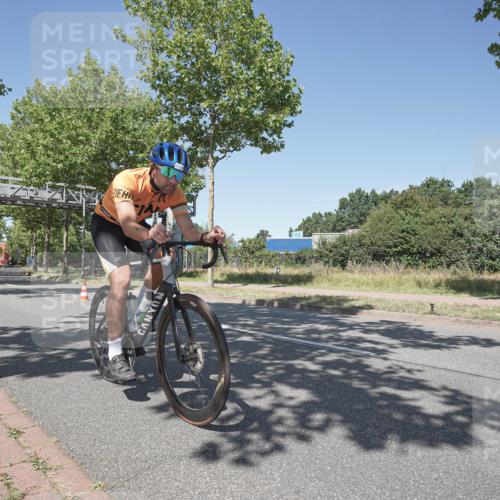 09.08.2026 - GEWOBA Citytriathlon Bremen Michael Burmester http://msf.ph/oto/9957444 09.08.2026 13:09:37 Radfahren 585, 877, 905, 914, 946, 963, 999, 1114, 1129, 1141 meine-sportfotos.de