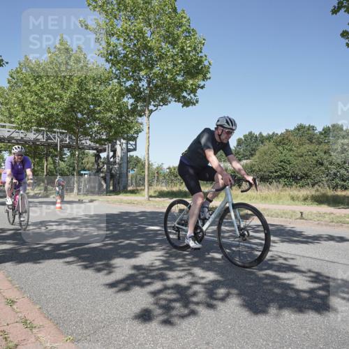 09.08.2026 - GEWOBA Citytriathlon Bremen Michael Burmester http://msf.ph/oto/9957447 09.08.2026 13:09:40 Radfahren 585, 877, 905, 914, 946, 947, 963, 999, 1009, 1129, 1141 meine-sportfotos.de