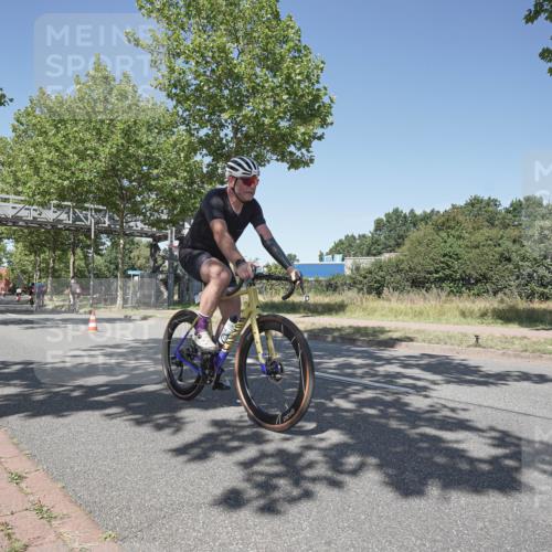 09.08.2026 - GEWOBA Citytriathlon Bremen Michael Burmester http://msf.ph/oto/9957459 09.08.2026 13:09:58 Radfahren 739, 778, 799, 822, 880, 947, 1009, 1013 meine-sportfotos.de
