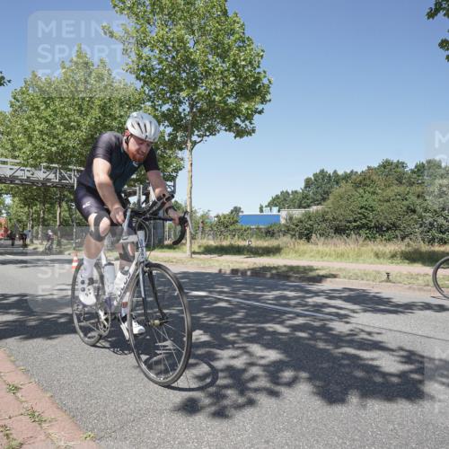 09.08.2026 - GEWOBA Citytriathlon Bremen Michael Burmester http://msf.ph/oto/9957465 09.08.2026 13:10:08 Radfahren 545, 739, 778, 799, 807, 880, 1130 meine-sportfotos.de