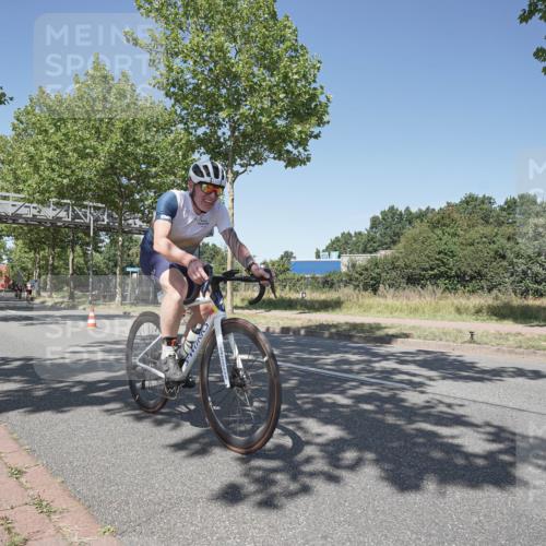 09.08.2026 - GEWOBA Citytriathlon Bremen Michael Burmester http://msf.ph/oto/9957466 09.08.2026 13:10:09 Radfahren 545, 778, 799, 807, 1130 meine-sportfotos.de