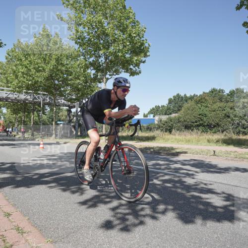 09.08.2026 - GEWOBA Citytriathlon Bremen Michael Burmester http://msf.ph/oto/9957493 09.08.2026 13:10:53 Radfahren 598, 615, 716, 717, 750, 794, 823, 964, 967, 993 meine-sportfotos.de