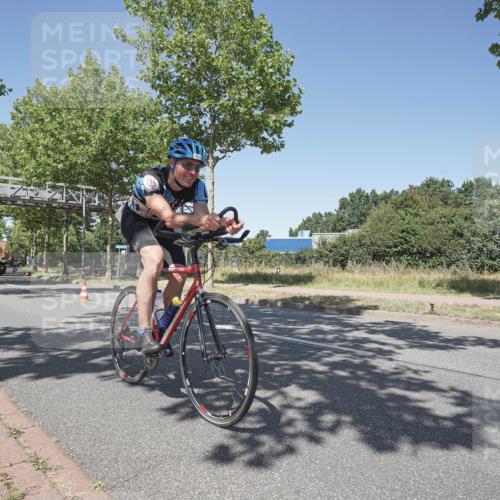 09.08.2026 - GEWOBA Citytriathlon Bremen Michael Burmester http://msf.ph/oto/9957514 09.08.2026 13:11:20 Radfahren 555, 566, 596, 639, 679, 728, 788, 792, 814 meine-sportfotos.de