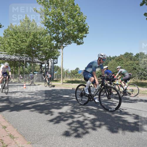 09.08.2026 - GEWOBA Citytriathlon Bremen Michael Burmester http://msf.ph/oto/9957525 09.08.2026 13:11:36 Radfahren 582, 606, 609, 611, 655, 790, 869, 901 meine-sportfotos.de