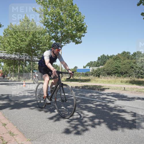 09.08.2026 - GEWOBA Citytriathlon Bremen Michael Burmester http://msf.ph/oto/9957533 09.08.2026 13:11:47 Radfahren 582, 609, 726, 855, 867, 990, 1119 meine-sportfotos.de