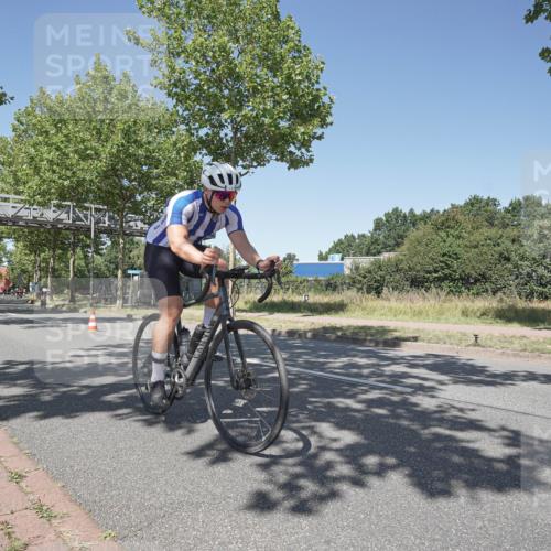 09.08.2026 - GEWOBA Citytriathlon Bremen Michael Burmester http://msf.ph/oto/9957534 09.08.2026 13:11:48 Radfahren 582, 609, 726, 855, 867, 990, 1119 meine-sportfotos.de