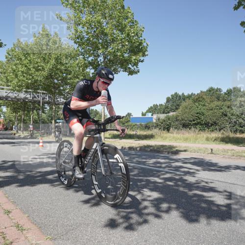 09.08.2026 - GEWOBA Citytriathlon Bremen Michael Burmester http://msf.ph/oto/9957563 09.08.2026 13:12:32 Radfahren 552, 636, 638, 744, 745, 816, 846, 861, 864, 895, 909, 911, 935, 981, 1015, 1019, 1111 meine-sportfotos.de