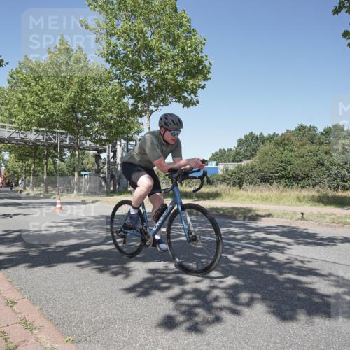 09.08.2026 - GEWOBA Citytriathlon Bremen Michael Burmester http://msf.ph/oto/9957631 09.08.2026 13:15:28 Radfahren 673, 727, 834, 844, 918, 1113 meine-sportfotos.de