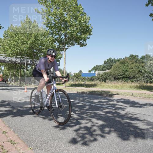 09.08.2026 - GEWOBA Citytriathlon Bremen Michael Burmester http://msf.ph/oto/9957632 09.08.2026 13:15:28 Radfahren 673, 727, 834, 844, 918, 1113 meine-sportfotos.de