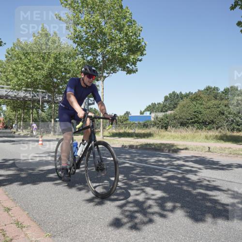 09.08.2026 - GEWOBA Citytriathlon Bremen Michael Burmester http://msf.ph/oto/9957635 09.08.2026 13:15:32 Radfahren 673, 727, 834, 844, 888, 918, 1113 meine-sportfotos.de