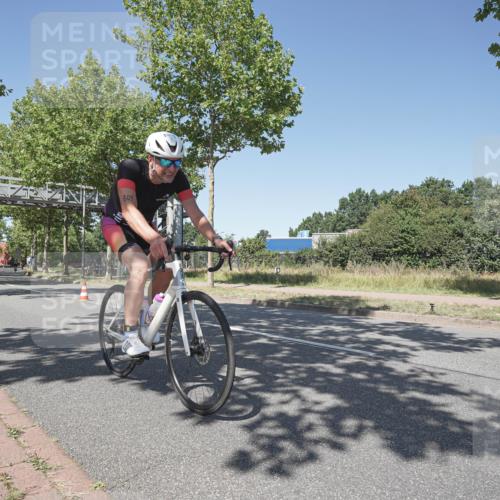 09.08.2026 - GEWOBA Citytriathlon Bremen Michael Burmester http://msf.ph/oto/9957641 09.08.2026 13:15:47 Radfahren 637, 809, 844, 888, 954 meine-sportfotos.de