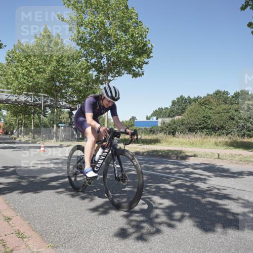 09.08.2026 - GEWOBA Citytriathlon Bremen Michael Burmester http://msf.ph/oto/9957643 09.08.2026 13:15:48 Radfahren 637, 809, 888, 954 meine-sportfotos.de