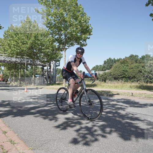 09.08.2026 - GEWOBA Citytriathlon Bremen Michael Burmester http://msf.ph/oto/9957644 09.08.2026 13:15:52 Radfahren 637, 809, 888, 954 meine-sportfotos.de