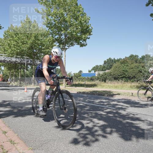 09.08.2026 - GEWOBA Citytriathlon Bremen Michael Burmester http://msf.ph/oto/9957648 09.08.2026 13:16:11 Radfahren 838, 919 meine-sportfotos.de