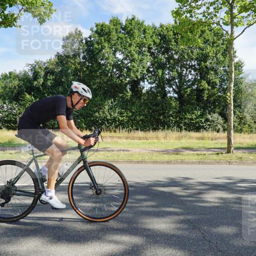 09.08.2026 - GEWOBA Citytriathlon Bremen Michael Burmester http://msf.ph/oto/9957708 09.08.2026 10:24:24 Radfahren 286, 297, 393 meine-sportfotos.de