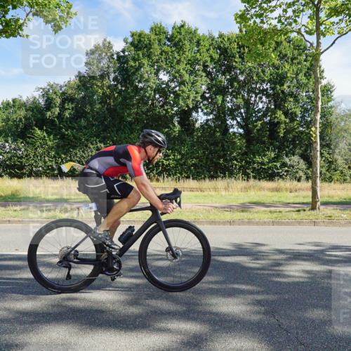 09.08.2026 - GEWOBA Citytriathlon Bremen Michael Burmester http://msf.ph/oto/9957723 09.08.2026 10:25:15 Radfahren 323, 360, 377, 427 meine-sportfotos.de