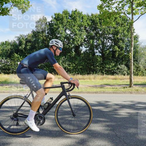 09.08.2026 - GEWOBA Citytriathlon Bremen Michael Burmester http://msf.ph/oto/9957728 09.08.2026 10:25:25 Radfahren 301, 323, 336, 345, 360, 377, 427 meine-sportfotos.de